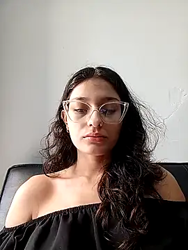 Ary-18 online show from December 5, 2025, 2:03 pm