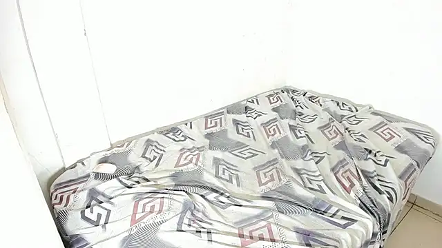 leinisofia69 online show from January 8, 2025, 3:19 am