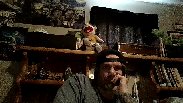 Snapshot of clitstitsandbongrips chatting on December 5, 2024, 9:17 pm clitstitsandbongrips online show from December 5, 2024, 9:17 pm