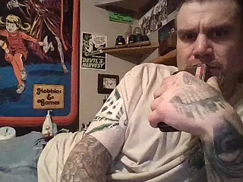 Snapshot of clitstitsandbongrips chatting on February 17, 2025, 12:54 am clitstitsandbongrips online show from February 17, 2025, 12:54 am