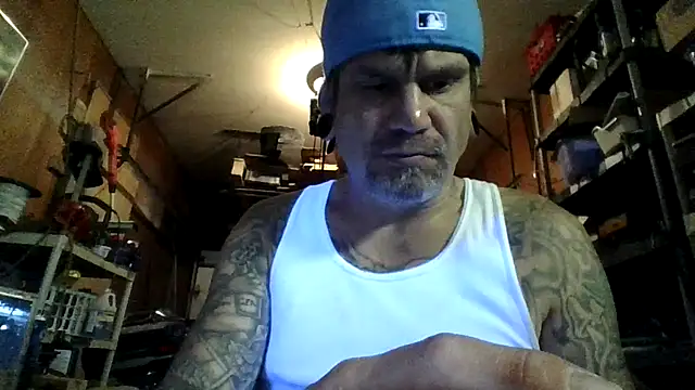 Snapshot of clitstitsandbongrips chatting on September 11, 2025, 10:04 am clitstitsandbongrips online show from September 11, 2025, 10:04 am