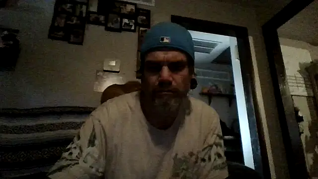 Snapshot of clitstitsandbongrips chatting on October 5, 2025, 8:51 pm clitstitsandbongrips online show from October 5, 2025, 8:51 pm