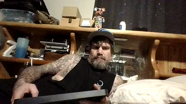 Snapshot of clitstitsandbongrips chatting on October 17, 2025, 2:52 pm clitstitsandbongrips online show from October 17, 2025, 2:52 pm