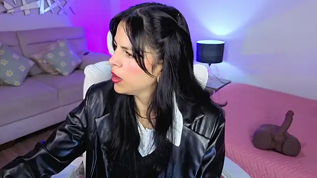 Snapshot of Eliie_Ruizz chatting on May 9, 2026, 5:01 am Eliie Ruizz online show from May 9, 2026, 5:01 am