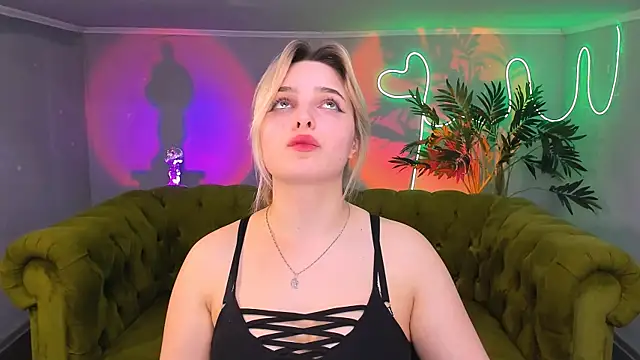 tendermeow online show from February 5, 2025, 4:36 pm