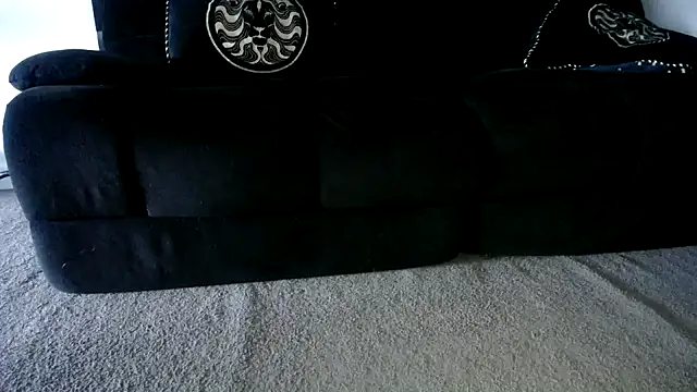 Niquitasparkles online show from November 30, 2025, 3:54 am