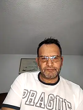 RogueTraveler online show from November 3, 2025, 2:57 am