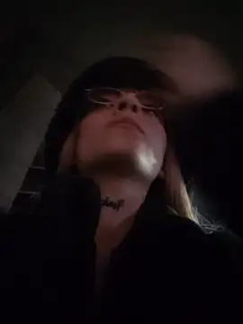 Dani pegin online show from November 17, 2025, 11:43 pm