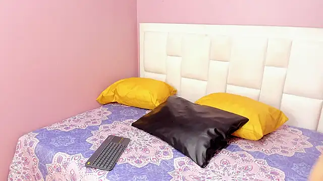 Snapshot of ZaritaLenon chatting on October 7, 2025, 9:23 pm ZaritaLenon online show from October 7, 2025, 9:23 pm