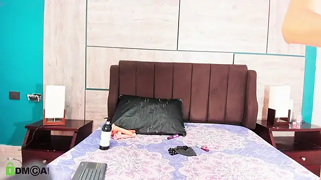 Snapshot of ZaritaLenon chatting on November 12, 2025, 8:19 pm ZaritaLenon online show from November 12, 2025, 8:19 pm