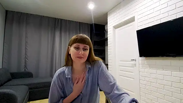 Daniella Lorente online show from May 15, 2026, 10:50 pm