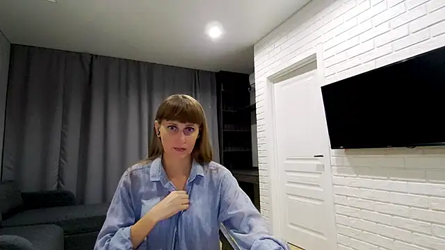 Daniella Lorente online show from July 8, 2026, 11:20 pm