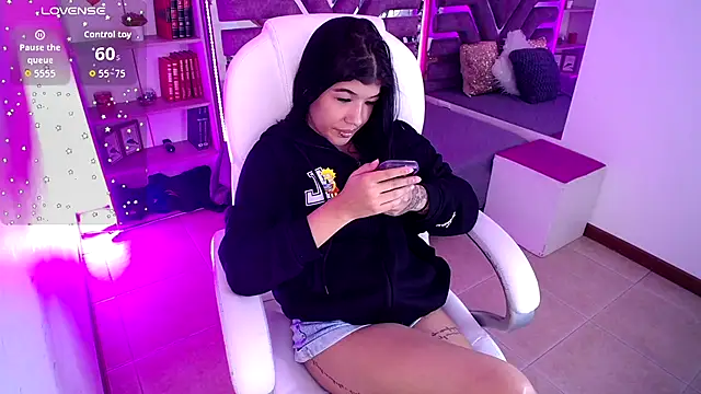 AliceWalker 11 online show from September 9, 2025, 8:08 pm