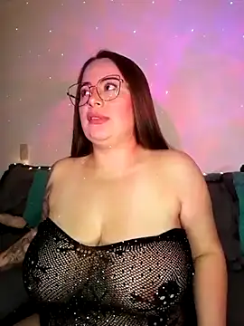 soofy   online show from April 10, 2026, 4:28 am