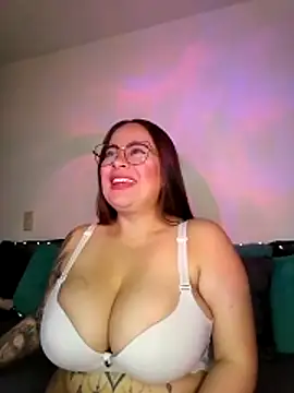 soofy   online show from April 24, 2026, 4:48 am