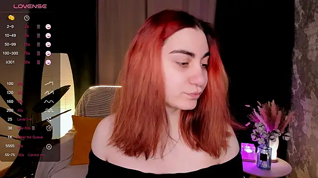 Snapshot of hannacheekss_ chatting on February 12, 2026, 2:06 am hannacheekss online show from February 12, 2026, 2:06 am