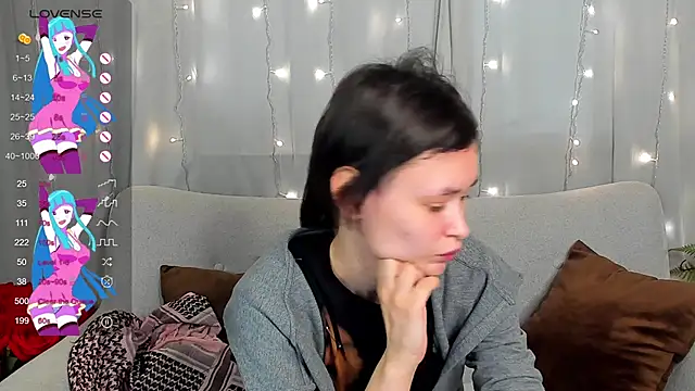 Emily Strikeee online show from March 18, 2025, 9:42 am