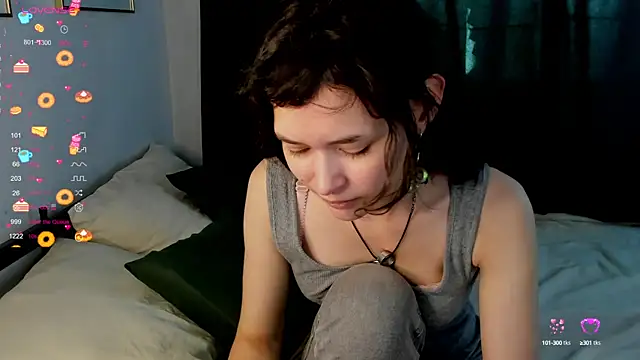 Emily Strikeee online show from October 3, 2025, 8:55 am