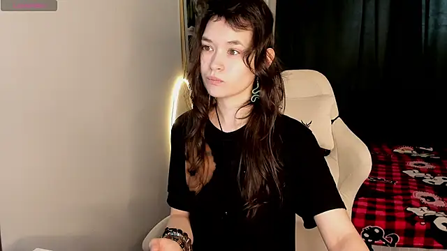 Emily Strikeee online show from March 15, 2026, 4:18 am