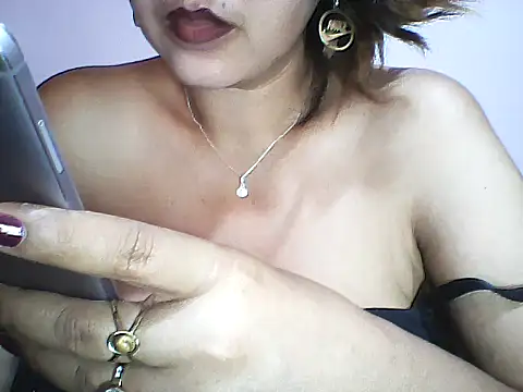 Snapshot of layanah12 chatting on January 11, 2025, 3:42 pm layanah12 online show from January 11, 2025, 3:42 pm
