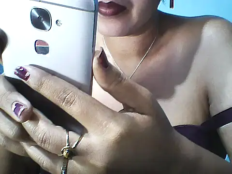 Snapshot of layanah12 chatting on February 21, 2025, 6:26 pm layanah12 online show from February 21, 2025, 6:26 pm