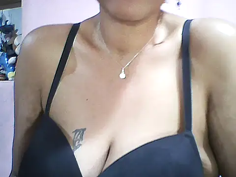Snapshot of layanah12 chatting on September 20, 2025, 6:09 pm layanah12 online show from September 20, 2025, 6:09 pm