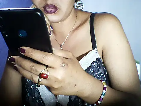 Snapshot of layanah12 chatting on September 30, 2025, 3:06 pm layanah12 online show from September 30, 2025, 3:06 pm