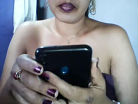 Snapshot of layanah12 chatting on October 12, 2025, 6:56 am layanah12 online show from October 12, 2025, 6:56 am