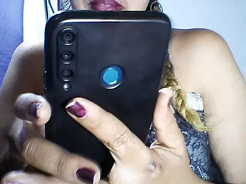 Snapshot of layanah12 chatting on October 14, 2025, 6:31 pm layanah12 online show from October 14, 2025, 6:31 pm