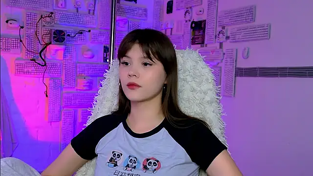 EvaThopson online show from March 26, 2026, 8:31 am