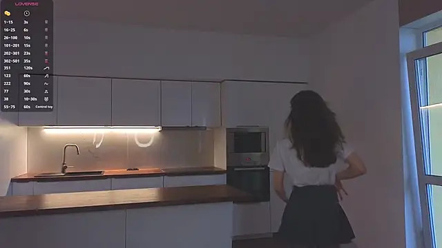 KellyAdderiy online show from April 21, 2026, 3:13 am