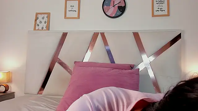 ChanelAdamss  online show from February 3, 2025, 10:43 pm