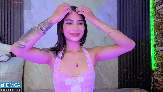 Snapshot of SolBeaumont1 chatting on October 23, 2025, 7:34 pm SolBeaumont1 online show from October 23, 2025, 7:34 pm