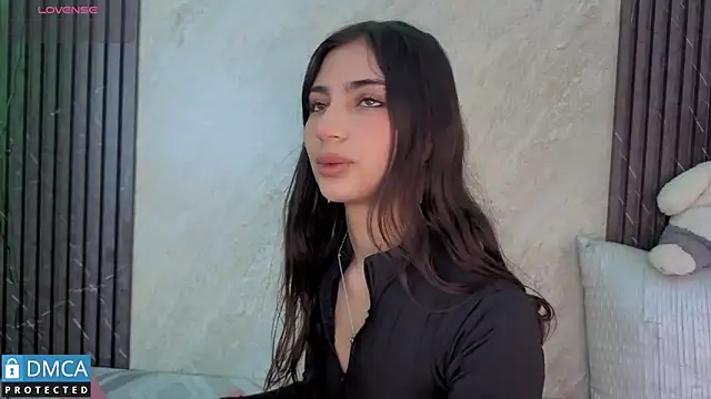 Snapshot of SolBeaumont1 chatting on November 3, 2025, 5:36 pm SolBeaumont1 online show from November 3, 2025, 5:36 pm