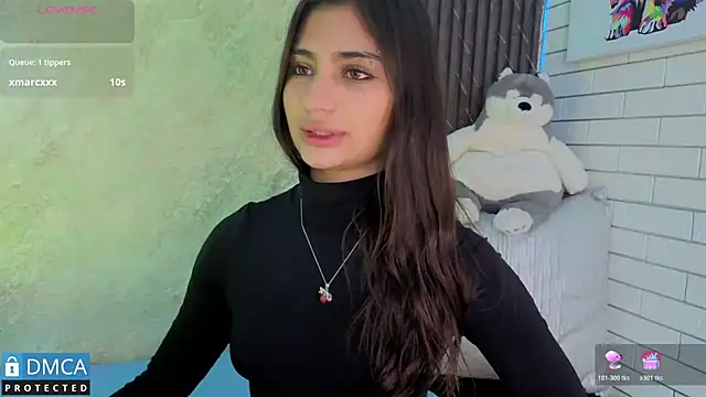 Snapshot of SolBeaumont1 chatting on November 4, 2025, 7:46 pm SolBeaumont1 online show from November 4, 2025, 7:46 pm