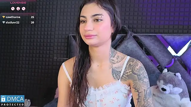 Snapshot of SolBeaumont1 chatting on November 15, 2025, 7:10 pm SolBeaumont1 online show from November 15, 2025, 7:10 pm