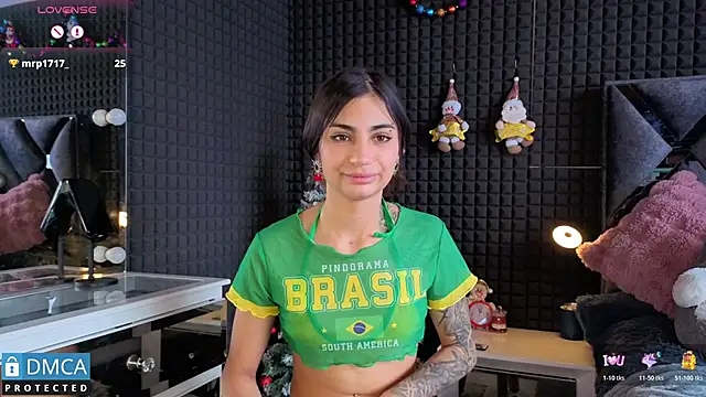 Snapshot of SolBeaumont1 chatting on November 24, 2025, 7:13 pm SolBeaumont1 online show from November 24, 2025, 7:13 pm