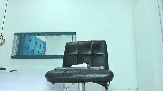 mia  fernandez online show from February 11, 2025, 10:28 pm