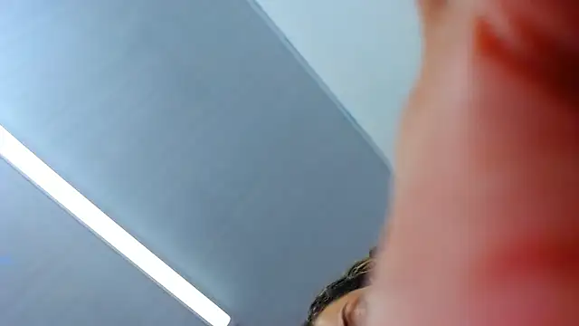 ariellth online show from March 1, 2025, 4:44 pm