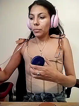 Selenakyle92  online show from March 7, 2026, 5:43 pm