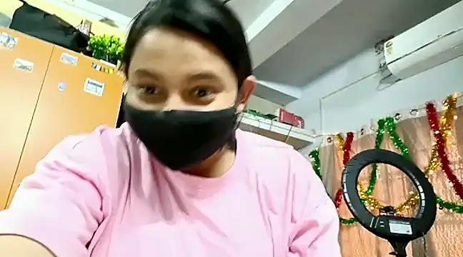 Snapshot of Deshi_Chori chatting on February 12, 2025, 11:18 am Deshi Chori online show from February 12, 2025, 11:18 am