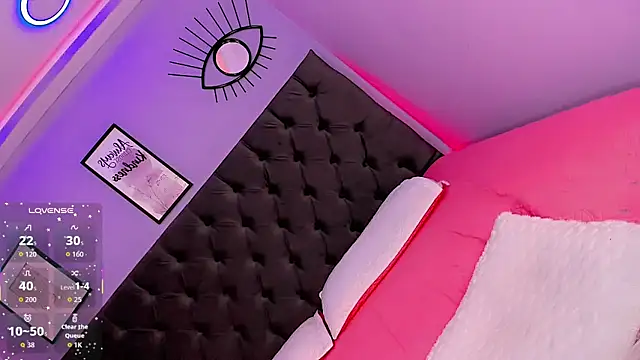 Baddinner online show from November 19, 2025, 5:40 am