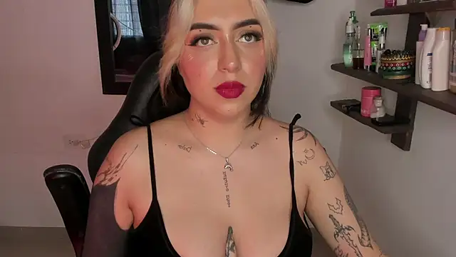 AnnikaMerliahh  online show from January 5, 2026, 5:27 pm