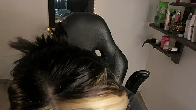 AnnikaMerliahh  online show from January 9, 2026, 1:36 pm