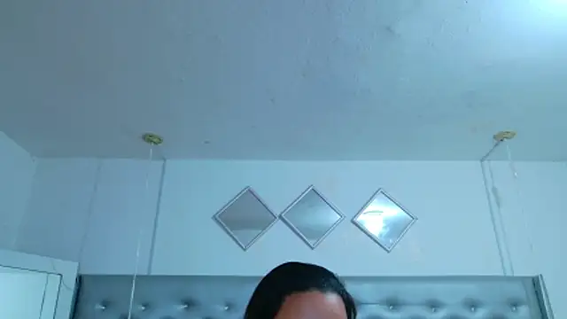 EileenBenzon online show from April 20, 2026, 1:25 pm