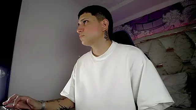 Brayan lopezz online show from May 1, 2026, 3:33 am