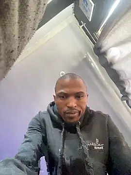 BlueIceCube online show from November 8, 2025, 12:27 pm