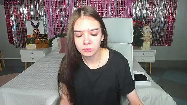 SweetyDeviliya online show from December 4, 2024, 2:09 am