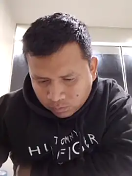 Snapshot of zeta29 chatting on October 20, 2025, 4:02 am zeta29 online show from October 20, 2025, 4:02 am