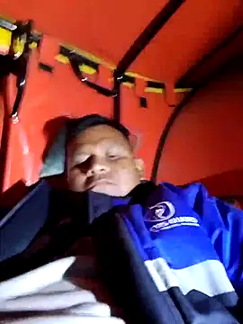 Snapshot of zeta29 chatting on November 5, 2025, 4:23 am zeta29 online show from November 5, 2025, 4:23 am